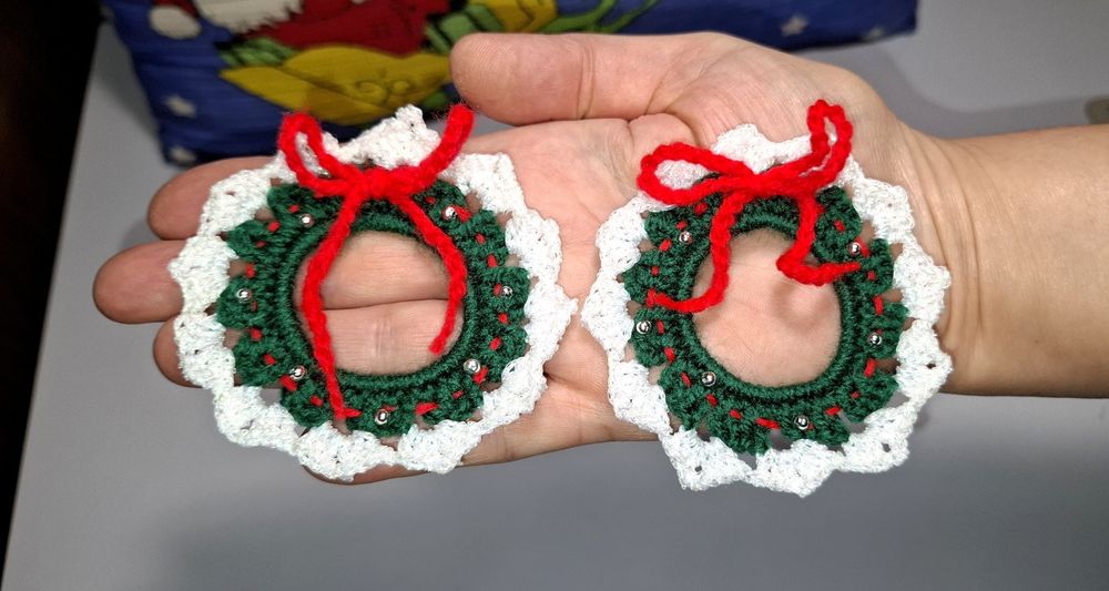 Коледни украси ръчно изработени