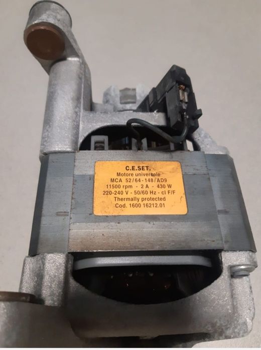 Motor + pompa de evacuare masina de spalat Indesit