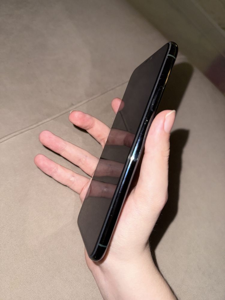 iPhone 11 pro max на 256 гб