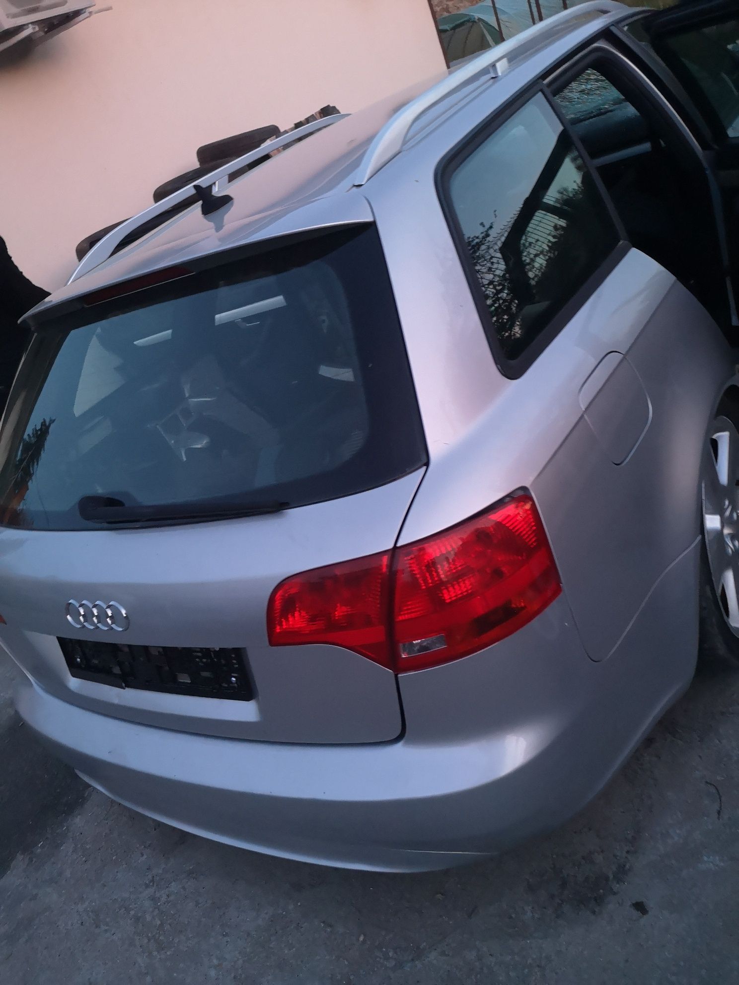 На части: audi a4 S line