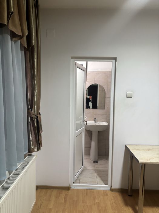 Inchiriez garsoniera