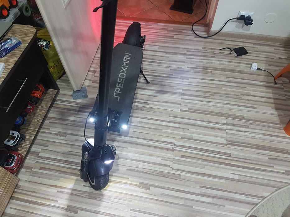 Dezmembrez Trotineta electrica SPEEDXMAN 8- 9 UP (2021) 48v/15Ah LG
