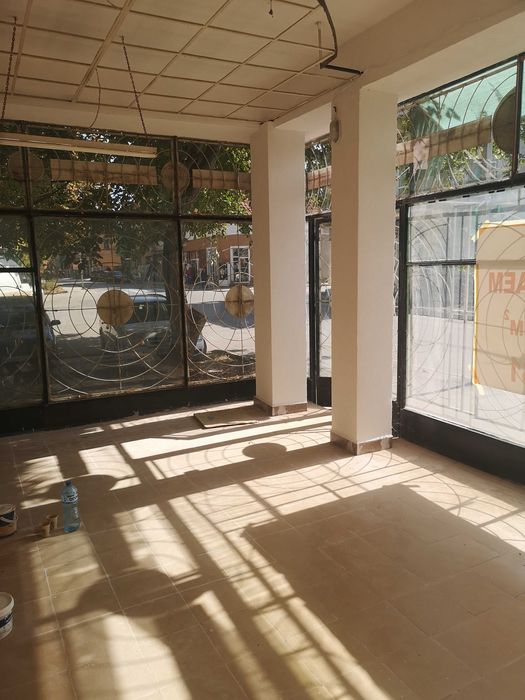 Дава се под наем Магазин в Враца, Център - 42 кв.м за 255 € - Снимка #2