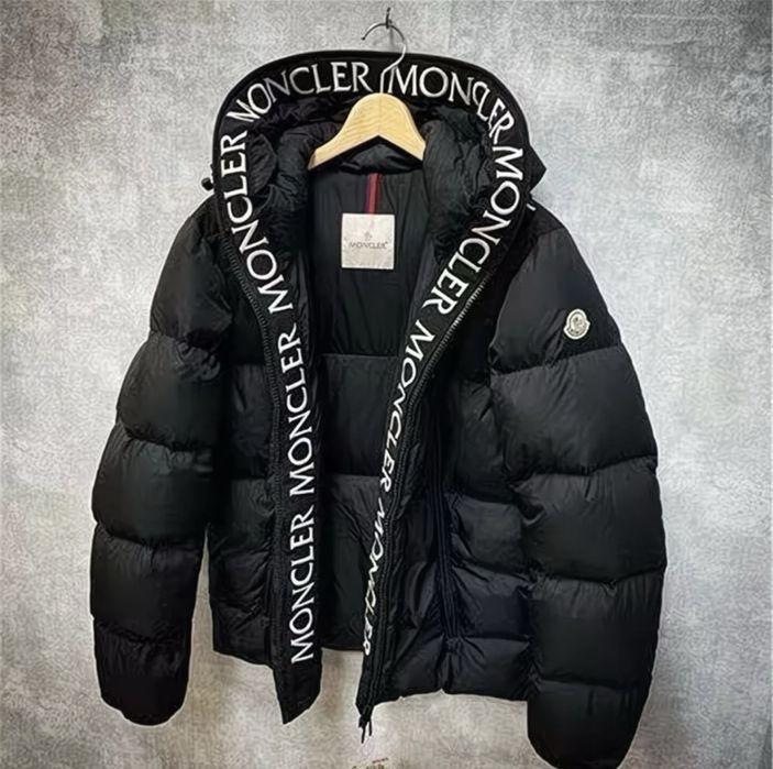 Куртка Moncler новая продам