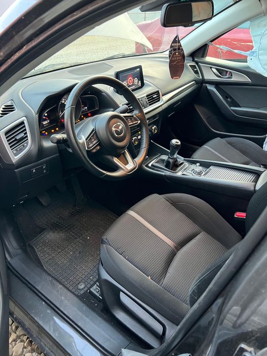 Vând Mazda 3 2017 avariată