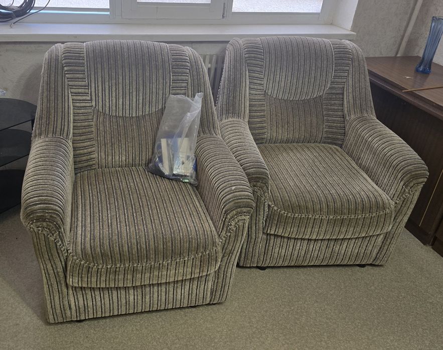 Кресла мягкие 2шт.