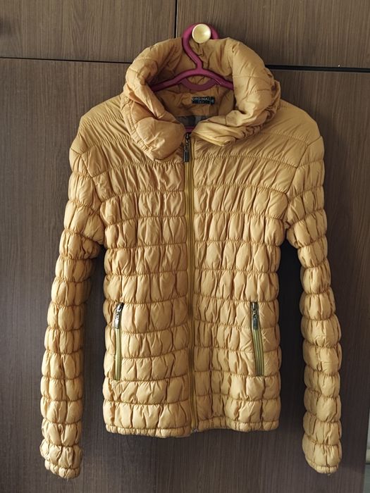 Продаются женская куртка