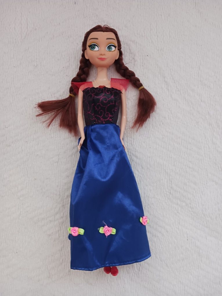 Оригинални пееща кукла Anna от Frozen