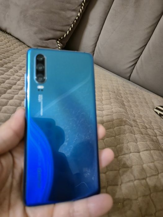 Продаю смартфон Huawei p30