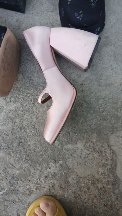 Туфли сотилади ало