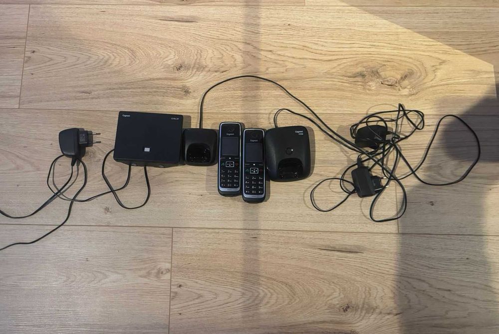 Set Gigaset C530 IP + 2 stații Gigaset C530 — VoIP / DECT, stare bună