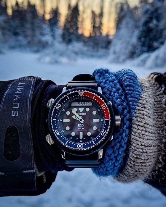 Seiko Prospex SNJ027P1. Оригинал, 200WR, Solar