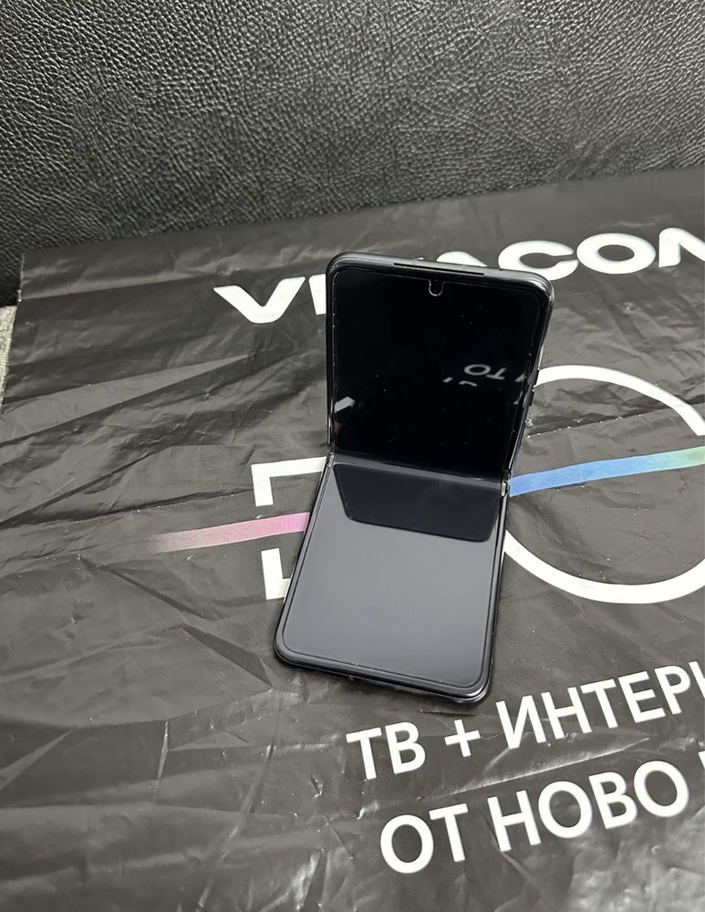 КАТО HOВ 256GB Motorola Razr 40 5G Vivacom Гаранция 2025г. Green