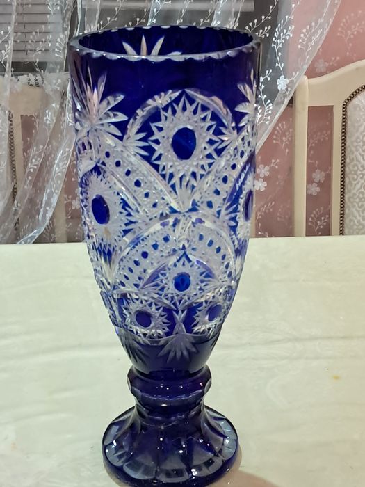 Продам вазу хрустальную