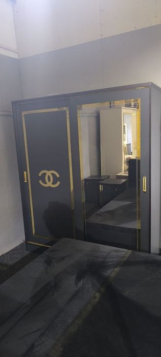 Спальные гарнитуры