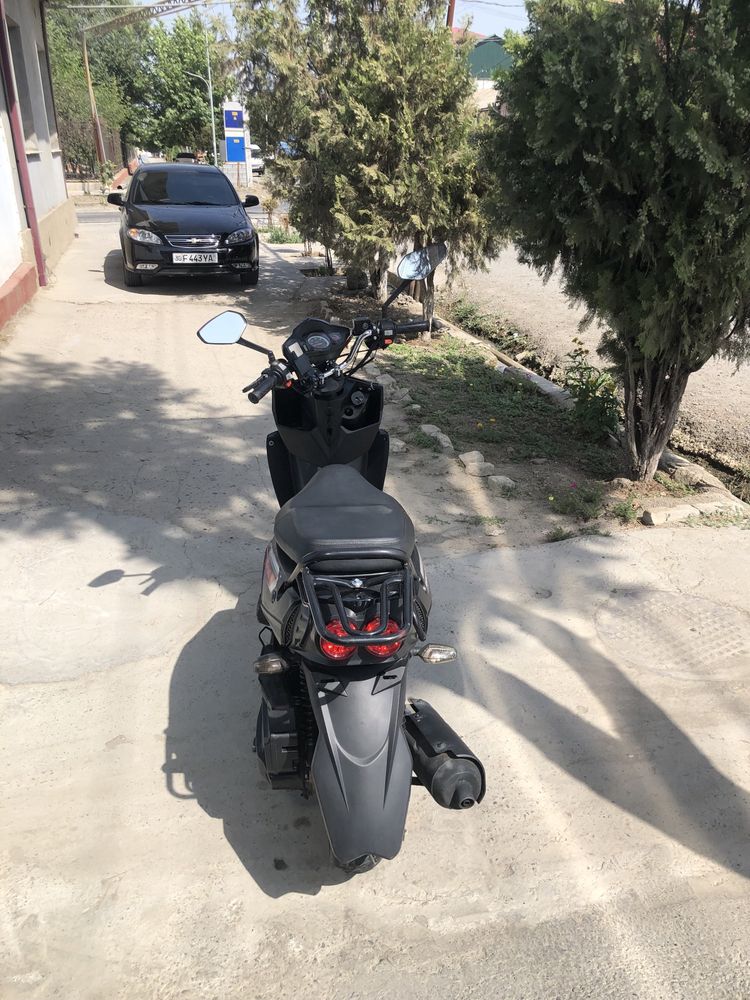 Skuter benzinli 150 kub 110 tezlikga chiqadi 100 km 3 litr
