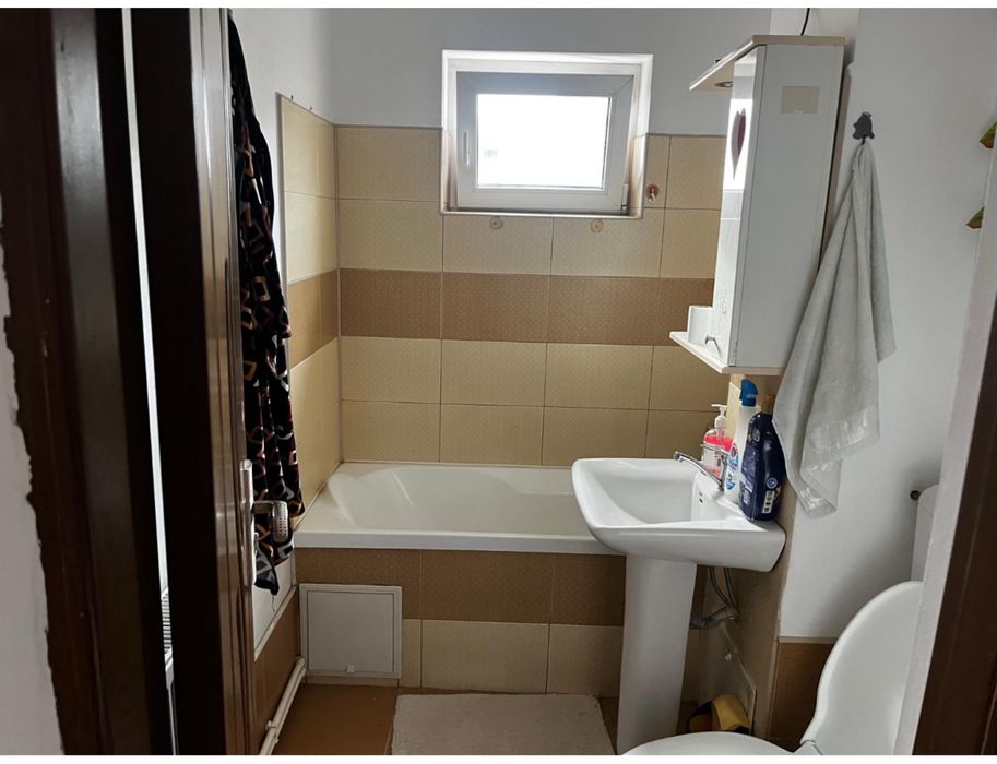 Vand apartament cu 2 camere