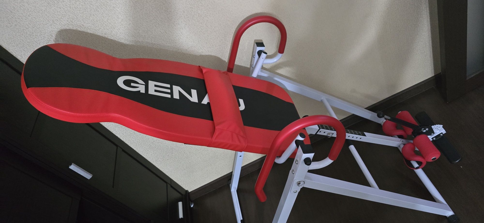 Продам Инверсионный стол GENAU