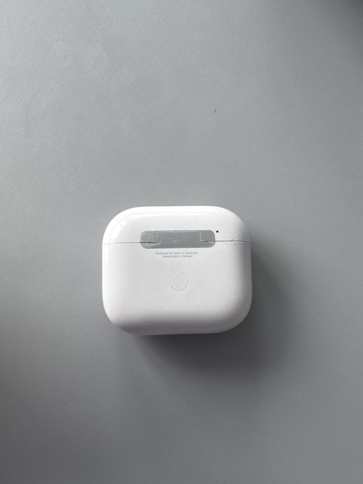 Продавам ОРИГИНАЛНА кутия за airpods 3gen