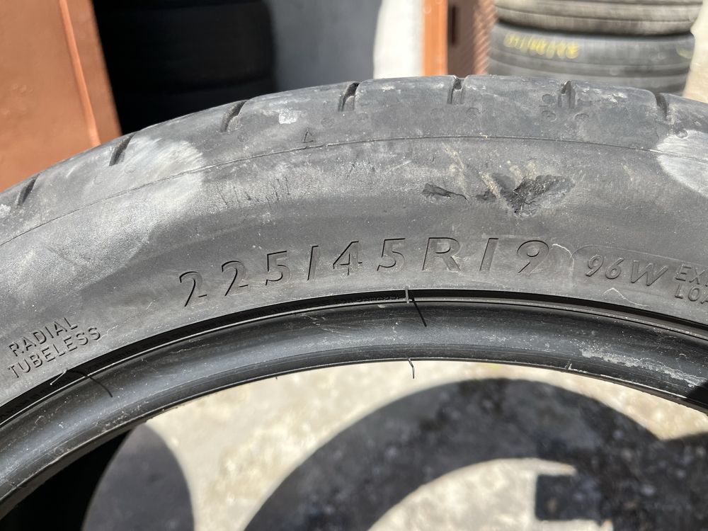 4 бр. летни гуми 225/45/19 Dunlop DOT 0319 6,5 mm