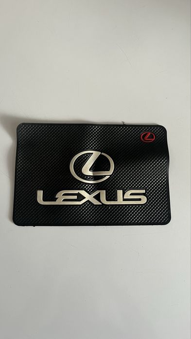 Антискользащий коврик для автомобиля