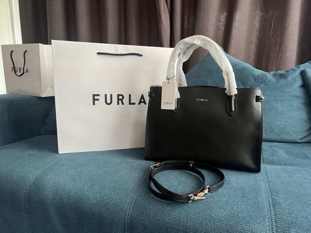 Furla Pin M Tote Onyx.Нови,с етикети,подаръчен плик Furla