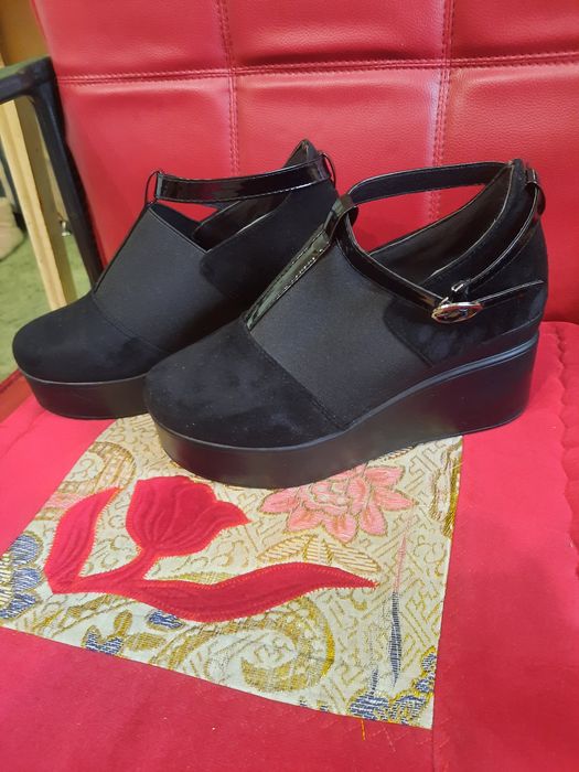 Туфли Новые Лазерная кожа