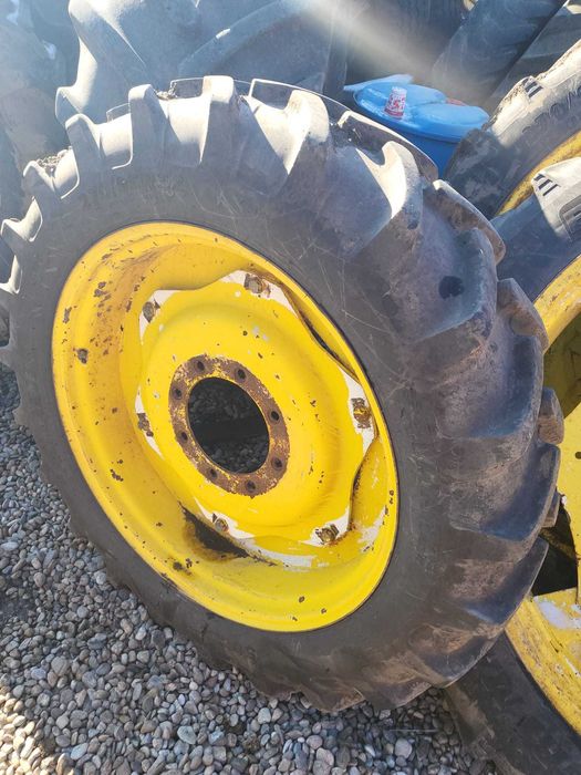 Roti înguste ( jante + anvelope  }