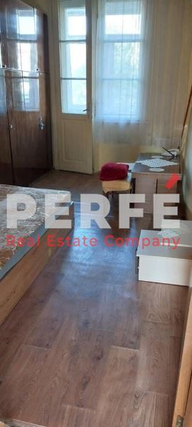 Дава се под наем Двустаен апартамент в Бургас, Център - 66 кв.м за 408 € - Снимка #3