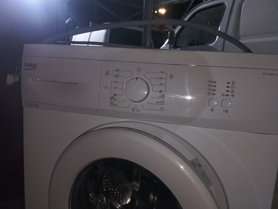 Продавам пералня Beko