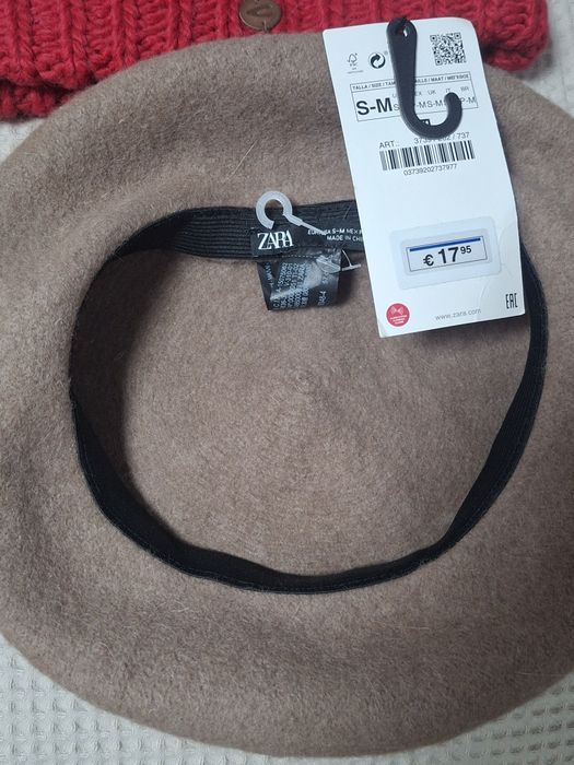 Шапки стилни,заедно 50лв