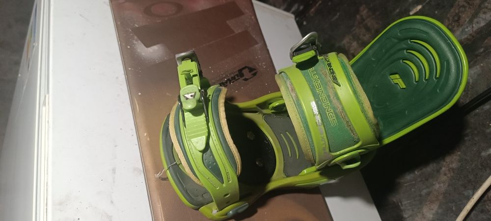 Сноуборды и ботинки , лыжи и ботинки