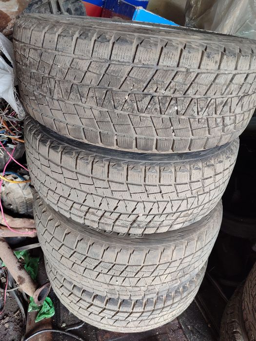 Продам резину на 18