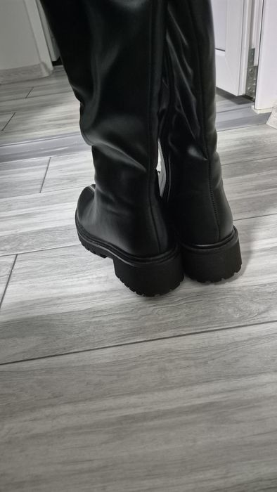 Vand cizme cu fermoar