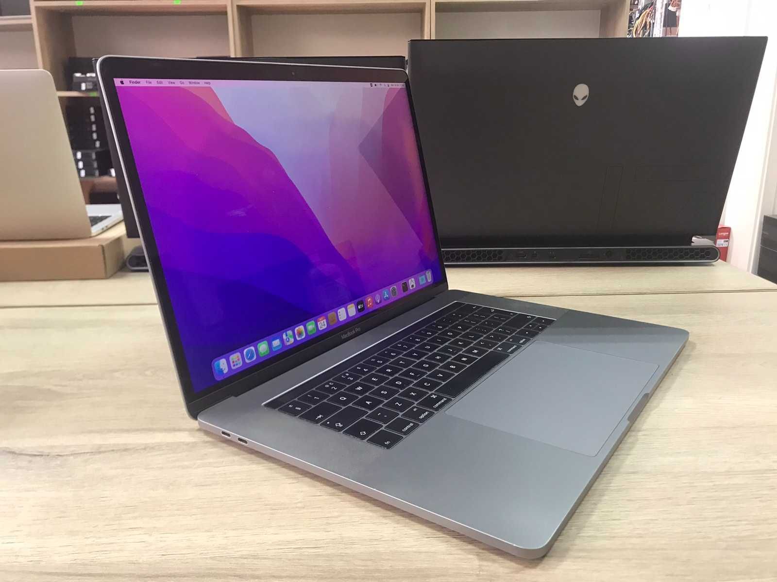 Лаптоп Apple Macbook PRO 15 2016 I7 16GB 512GB SSD с гаранция A1707