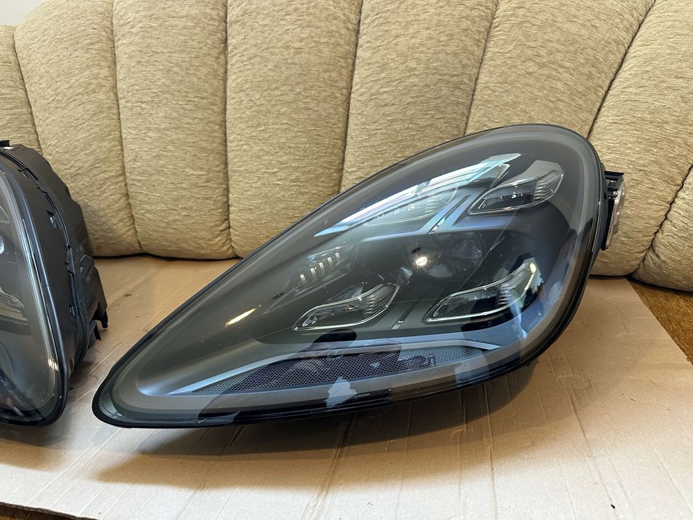 Faruri full led Porsche Cayenne 9Y 2018-2024, 9Y0941035J / 9Y0941036J