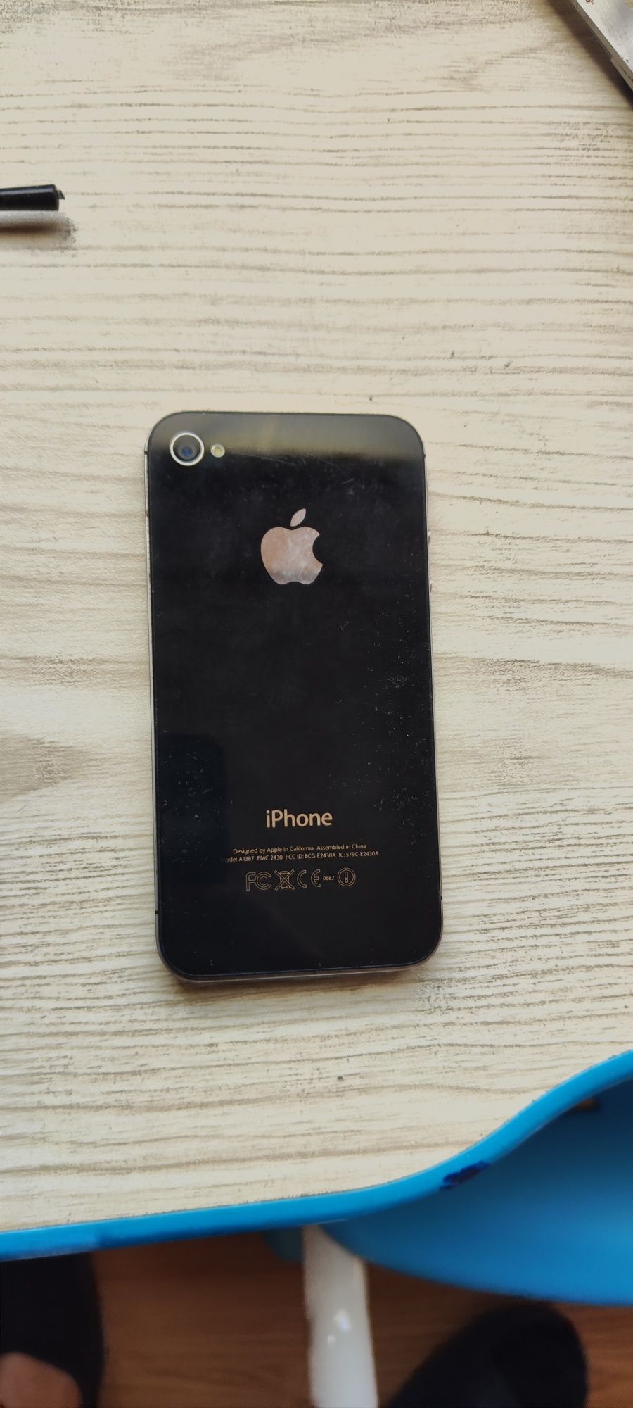iPhone 4S.           .