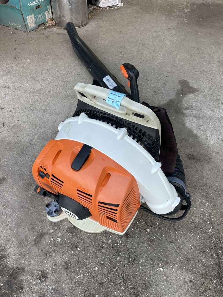 Мощна въздоходувка духалка въздувка STIHL BR 430