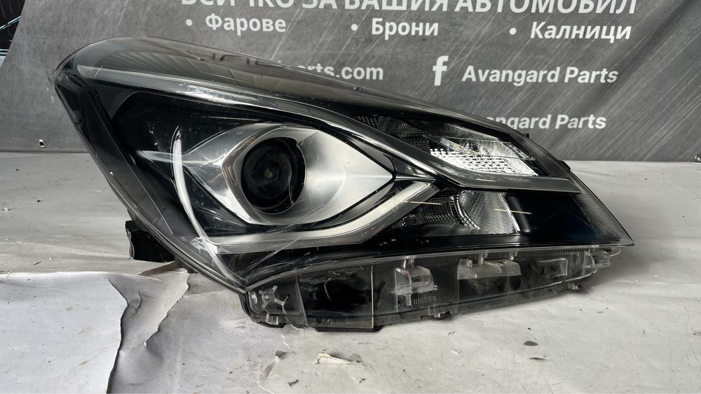 2 броя десен фар Toyota Yaris 3 2017-