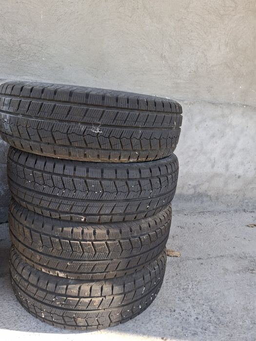 Шины зимние в хорошем сост