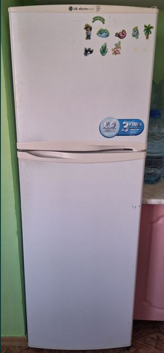 Продам Холодильник LG