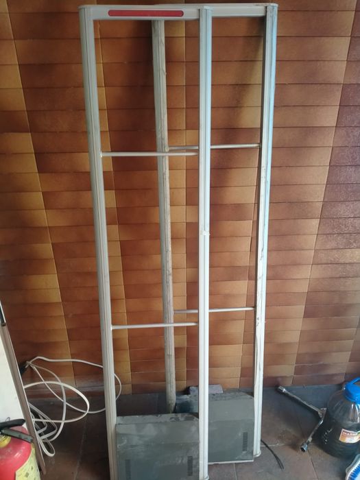 Продам антикражную систему для магазина 2 шт