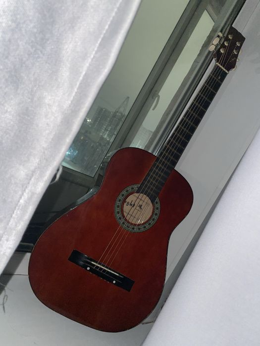 Продаю гитару четкая