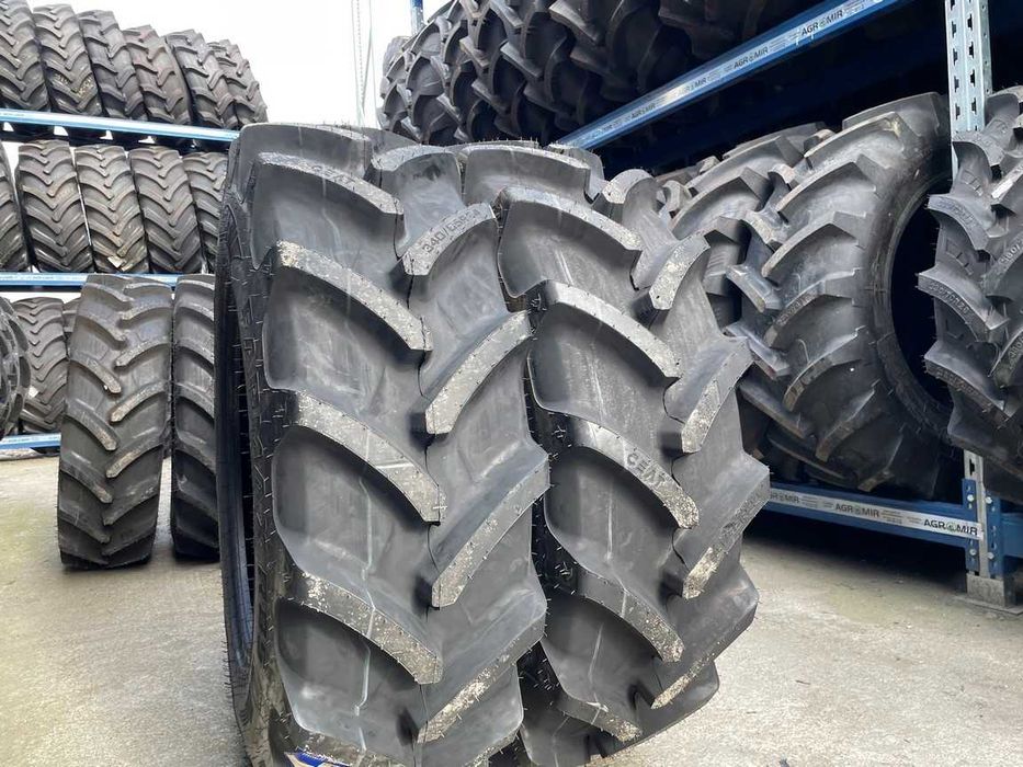 Cauciucuri 340/85R24 noi radiale marca CEAT pentru tractor John Deere