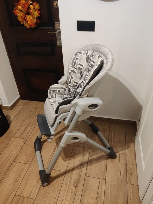 Scaun de masă Joie Mimzy Recline
Poate fi folosit încă de la naștere d