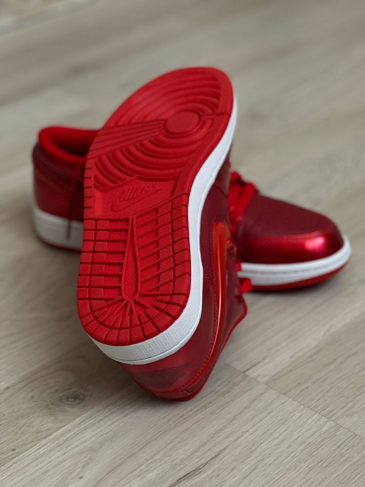 Air Jordan 1 Low Pomegranate, 41/26,5 cm