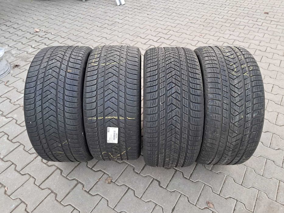 285 35 22 Anvelope iarna Pirelli Scorpion Winter