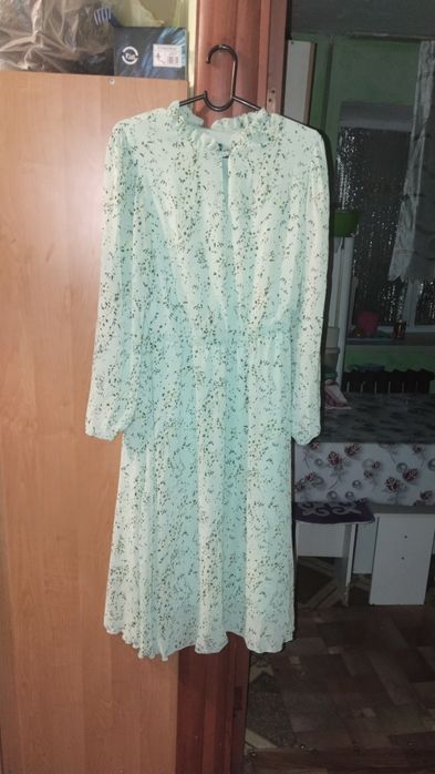 Продам платье новый