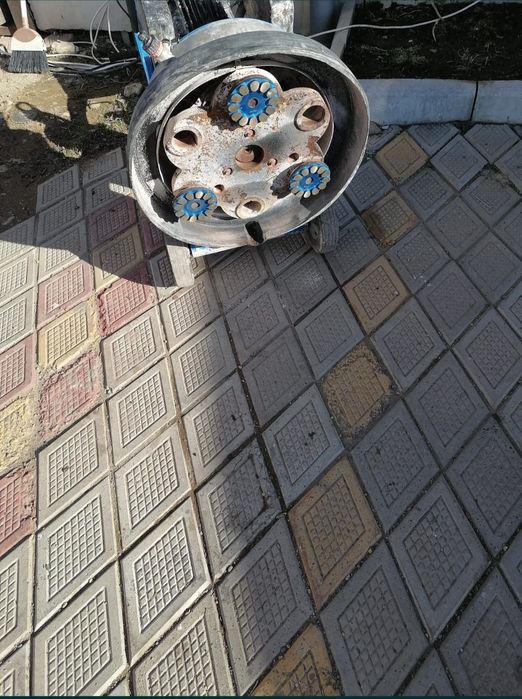 Închiriez mașină de șlefuit mozaic și beton