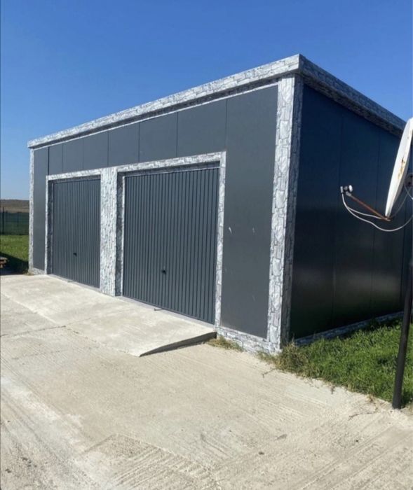 Vindem garaje auto din panouri sandwich